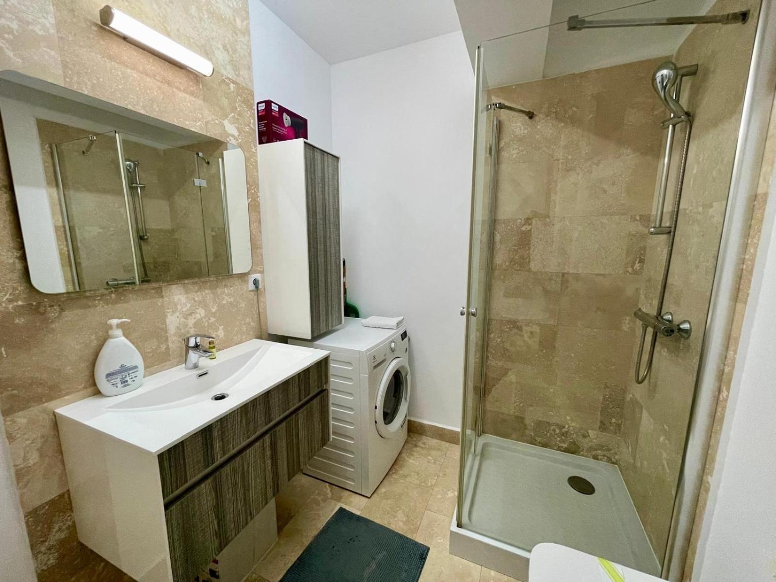 Yamaluxe Apartments - Between The Lakes - Close To Iulius Mall Cluj-Napoca Esterno foto