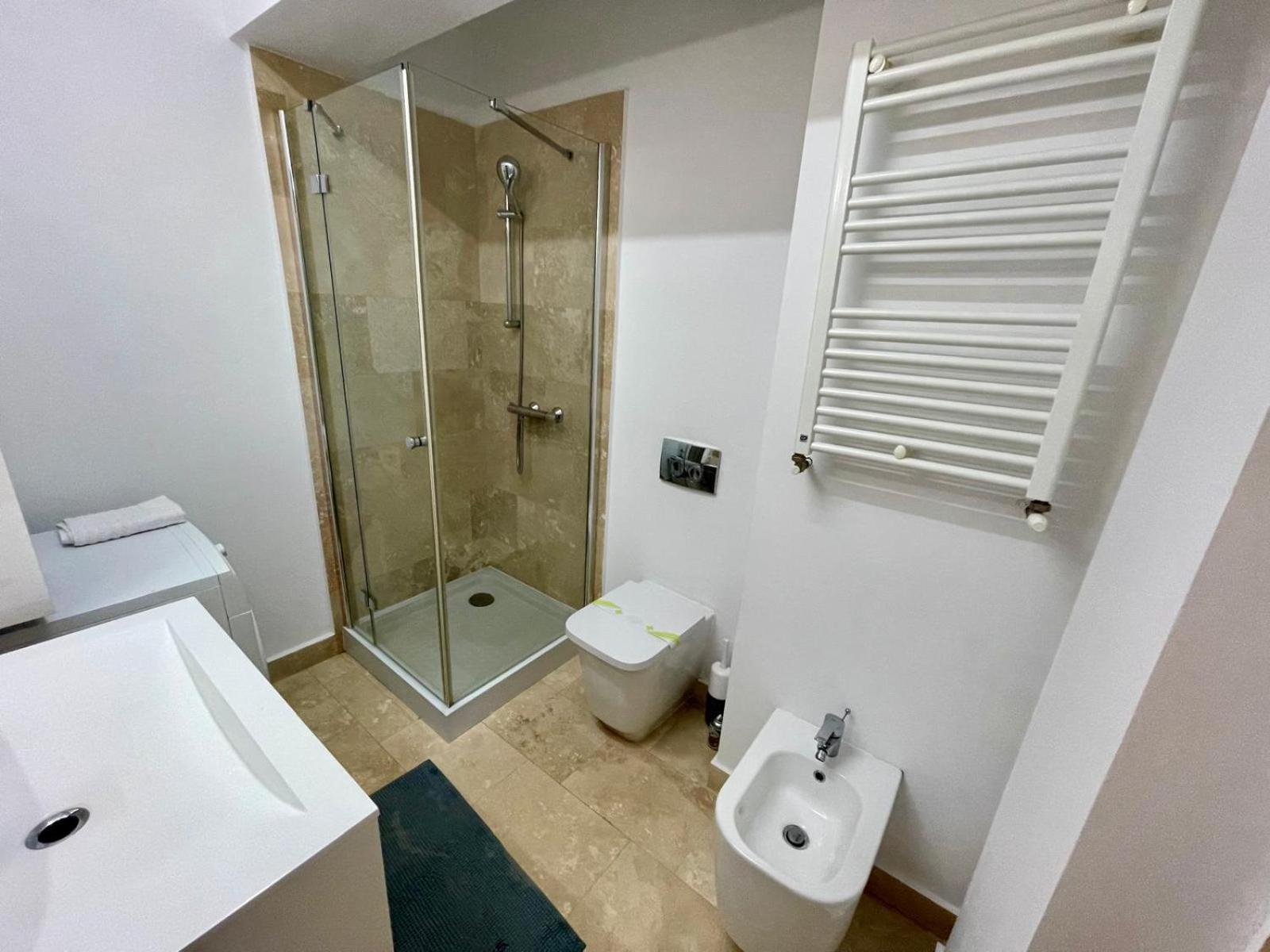 Yamaluxe Apartments - Between The Lakes - Close To Iulius Mall Cluj-Napoca Esterno foto